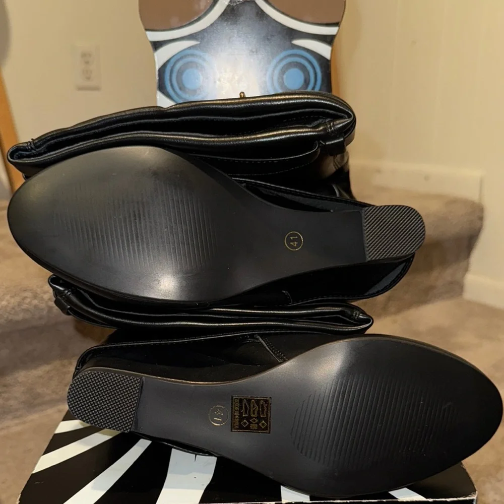 Black Knee-High Leather Boots - Picture 2 of 8